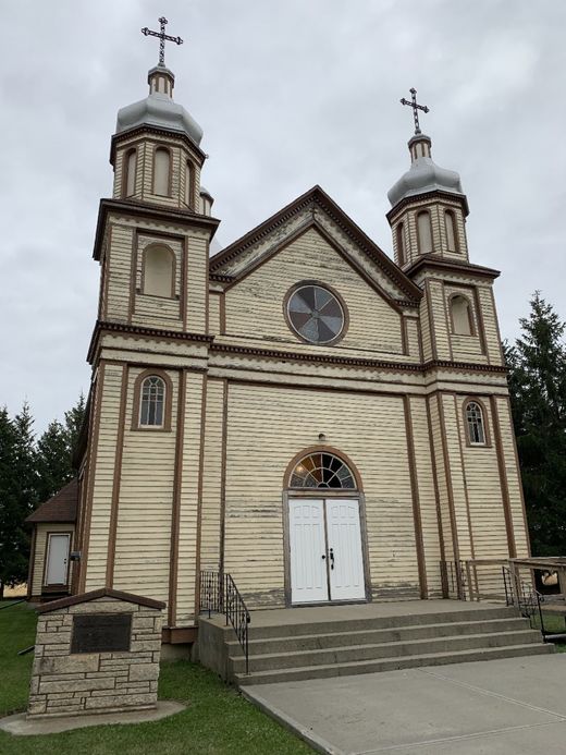 Церква Пресвятої Трійці (м. Ледук, Канада)