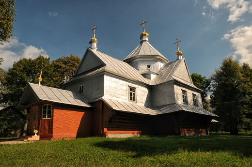 Церква Різдва Пресвятої Богородиці (смт Отинія, Івано-Франківська область)