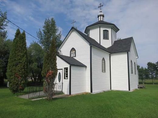 Церква святої Трійці (м. Стюартберн, Канада)
