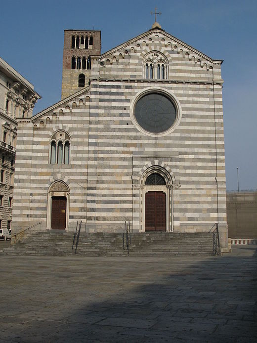 Громада при церкві святого Стефана (м. Генуя, Італія)