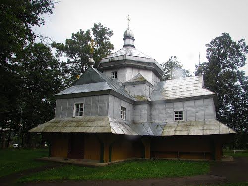 Церква святого великомученика Димитрія Мироточця (с. Лоєва, Івано-Франківська область)