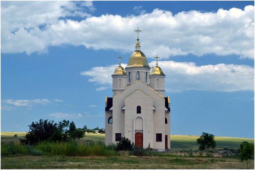 Церква святих апостолiв Петра і Павла (м. Южне, Одеська область)