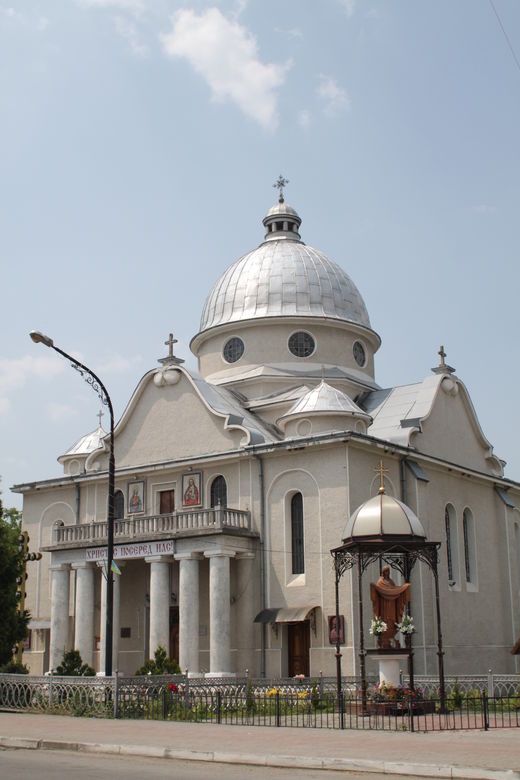 Церква Івана Богослова (смт Богородчани, Івано-Франківська область)