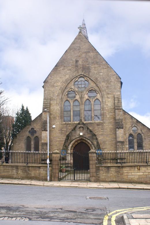 Церква всіх святих (м. Болтон, Великобританія)