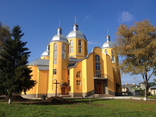 Церква Зіслання Святого Духа (смт Отинія, Івано-Франківська область)