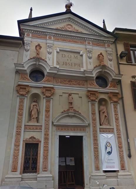 Громада при церкві святого Йосифа (м. Борґоманеро, Італія)