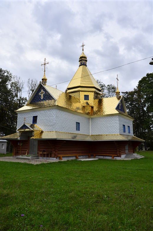 Церква святого Миколая (с. Нижній Березів, Івано-Франківська область)