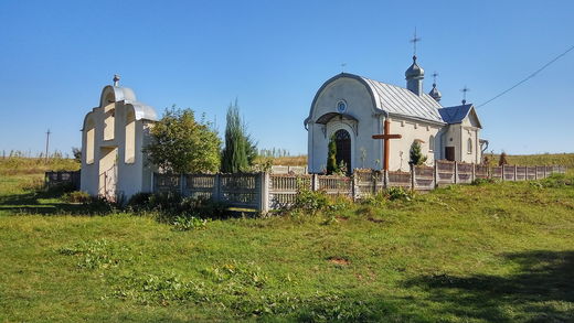 Церква святих апостолів Петра і Павла (с. Лапшин, Львівська область)