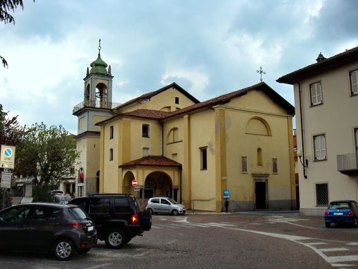 Громада при церкві святого Антонія (м. Борґосесія, Італія)