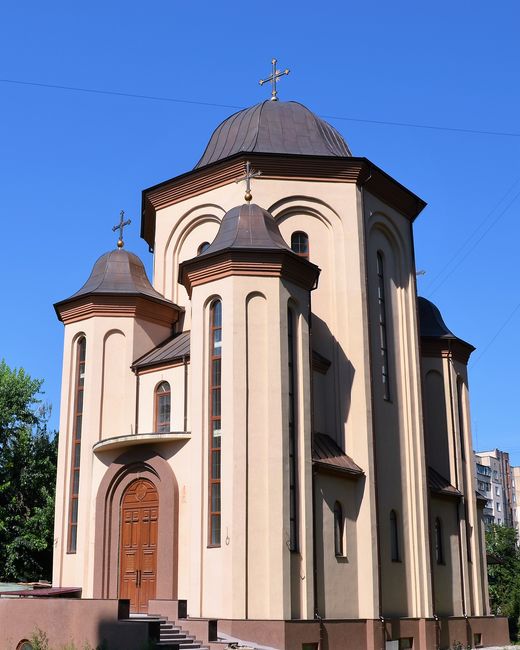 Церква Трьох Святителів (м. Бровари, Київська область)
